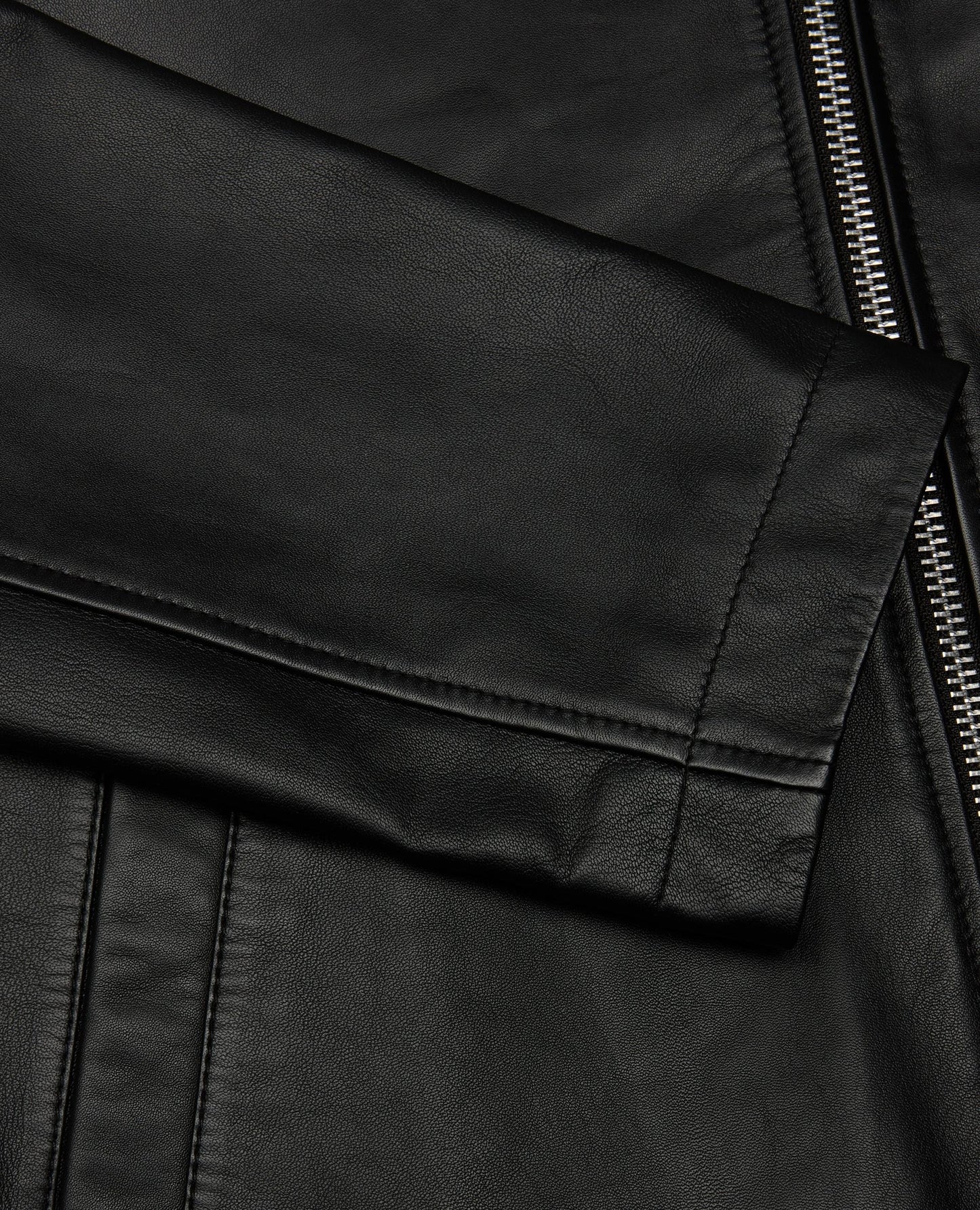 SHORT LEATHER JACKET . BLACK
